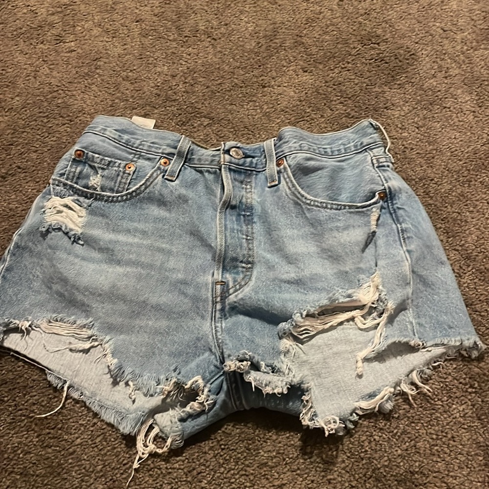 levi’s 501 women’s shorts distressed - Picture 3 of 4